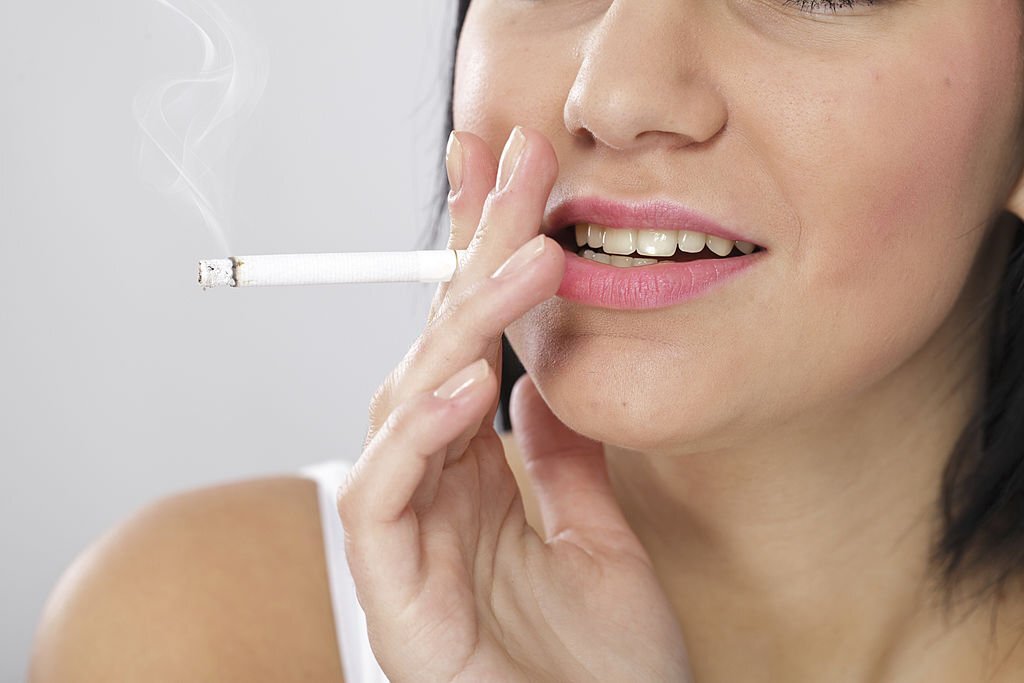 smoking-impact-on-teeth-color