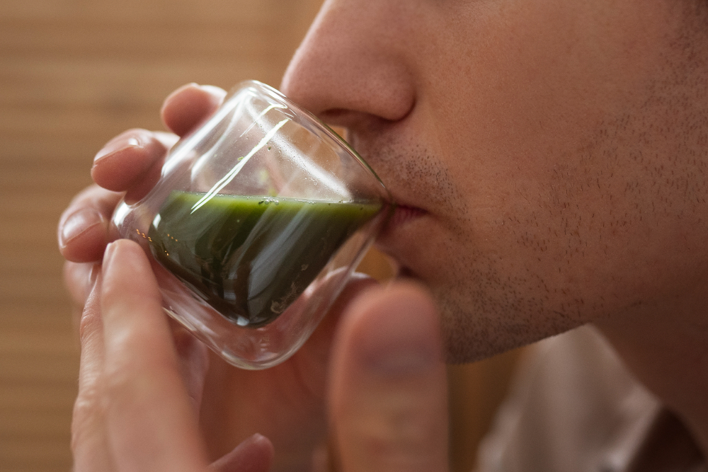 Green Tea: A Powerful Antioxidant for Fresh Breath "18 home remedies for bad breath"