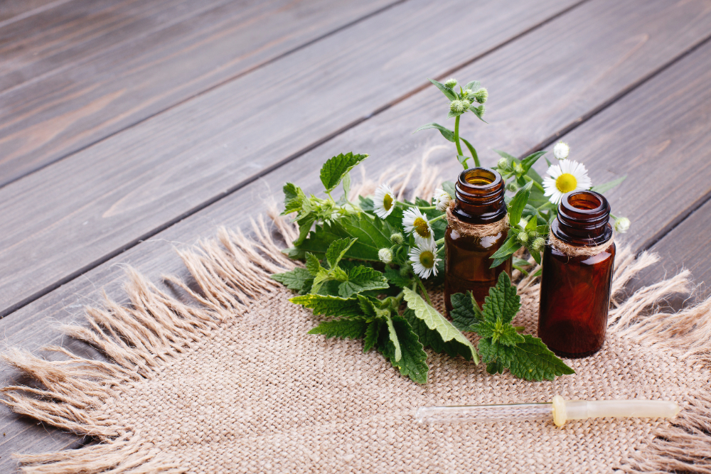 Essential Oils: Natural Aromas to Combat Bad Breath "18 home remedies for bad breath"